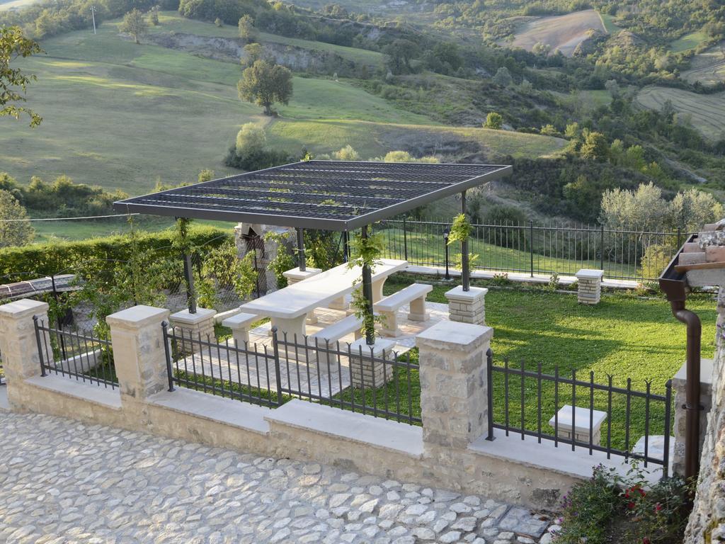 Belvilla By Oyo Graceful Apartment With Garden Petrella Guidi Exterior foto